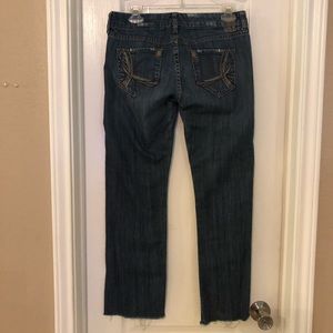 IT Distressed Raw Hem Jeans
